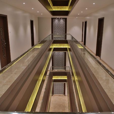 Jālgaon Hotel K P Pride מראה חיצוני תמונה