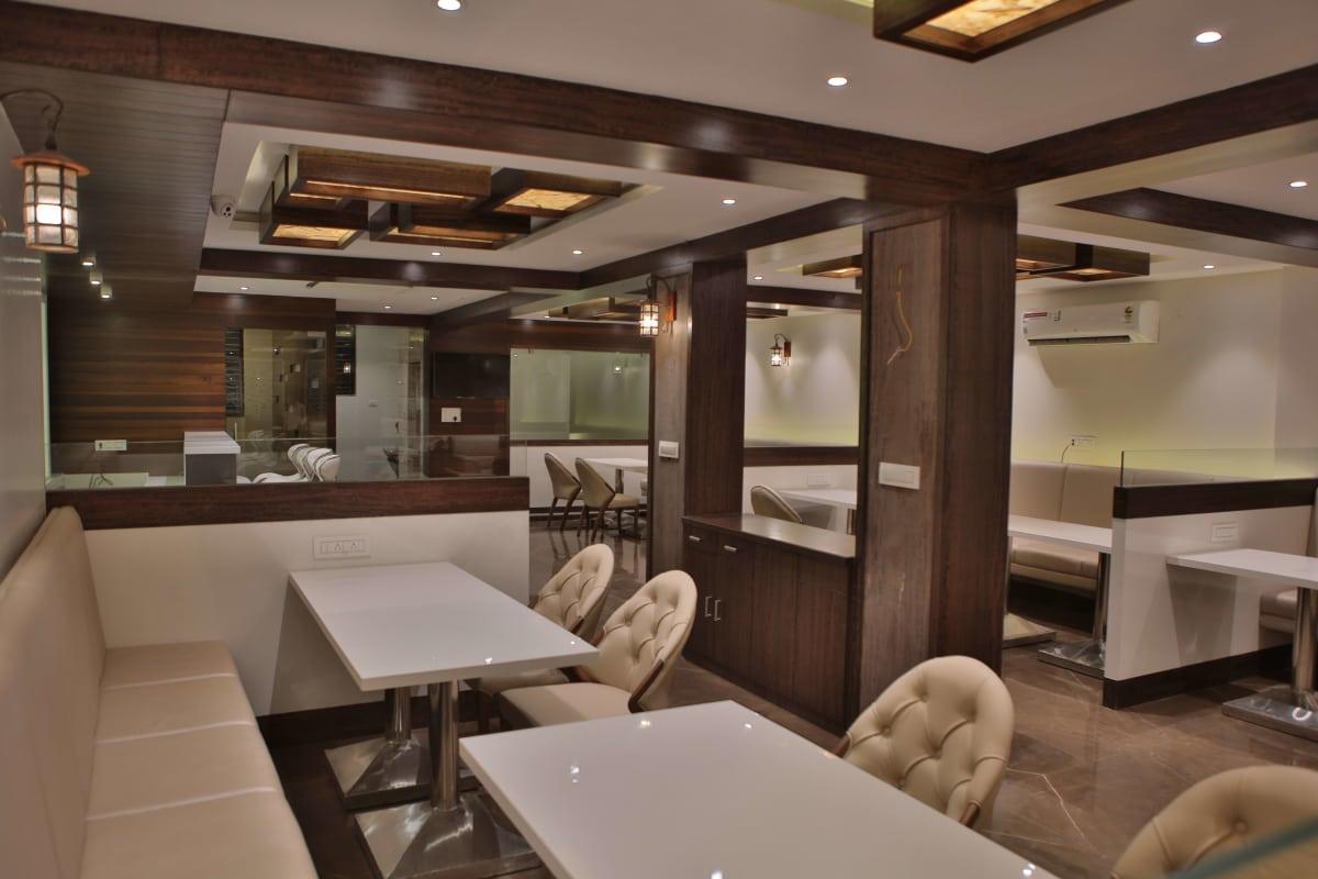 Jālgaon Hotel K P Pride מראה חיצוני תמונה