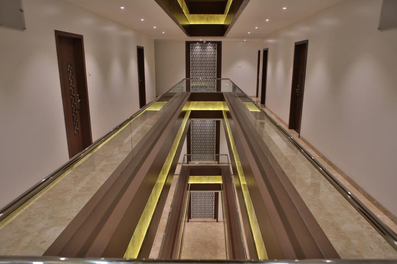 Jālgaon Hotel K P Pride מראה חיצוני תמונה